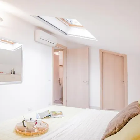 With Terrace San Frediano Area -4 People Daire Floransa